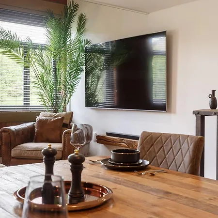 Refurbished 2026 - Exclusive Designer Penthouse With 85-inch Cinema Tv In Centre Apartamento Bradford (West Yorkshire)