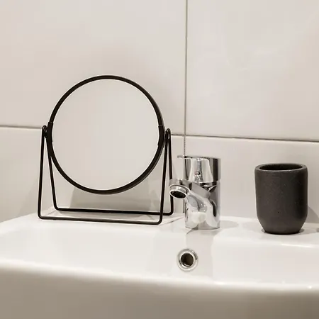 Refurbished 2026 - Exclusive Designer Penthouse With 85-inch Cinema Tv In Centre * Bradford (West Yorkshire)